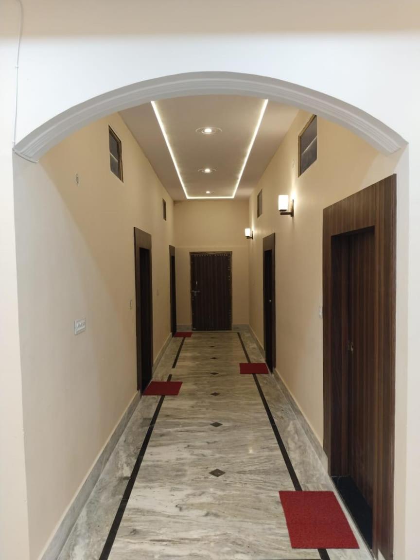 Atithi Inn Кхаджурахо Экстерьер фото