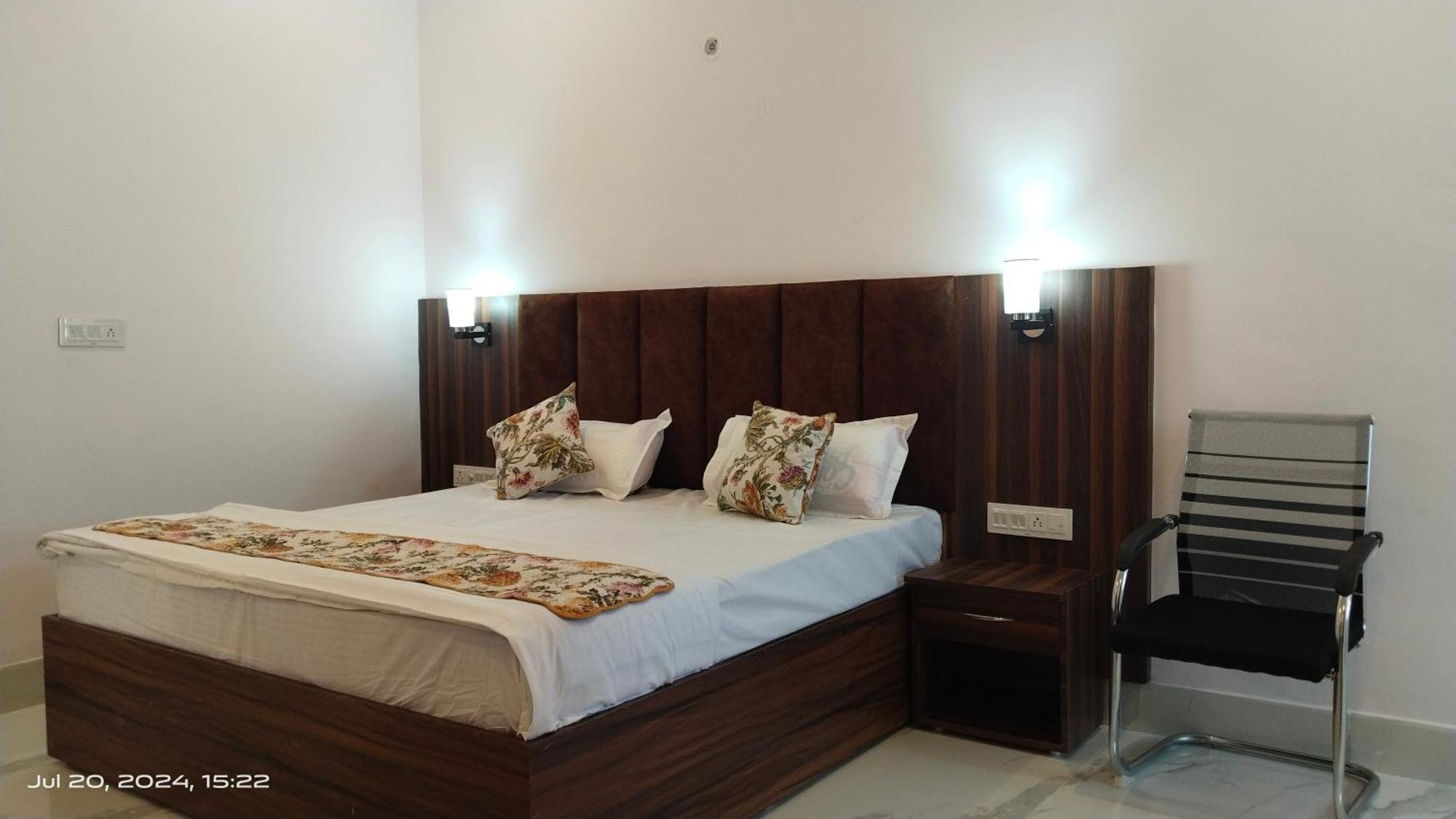Atithi Inn Кхаджурахо Экстерьер фото