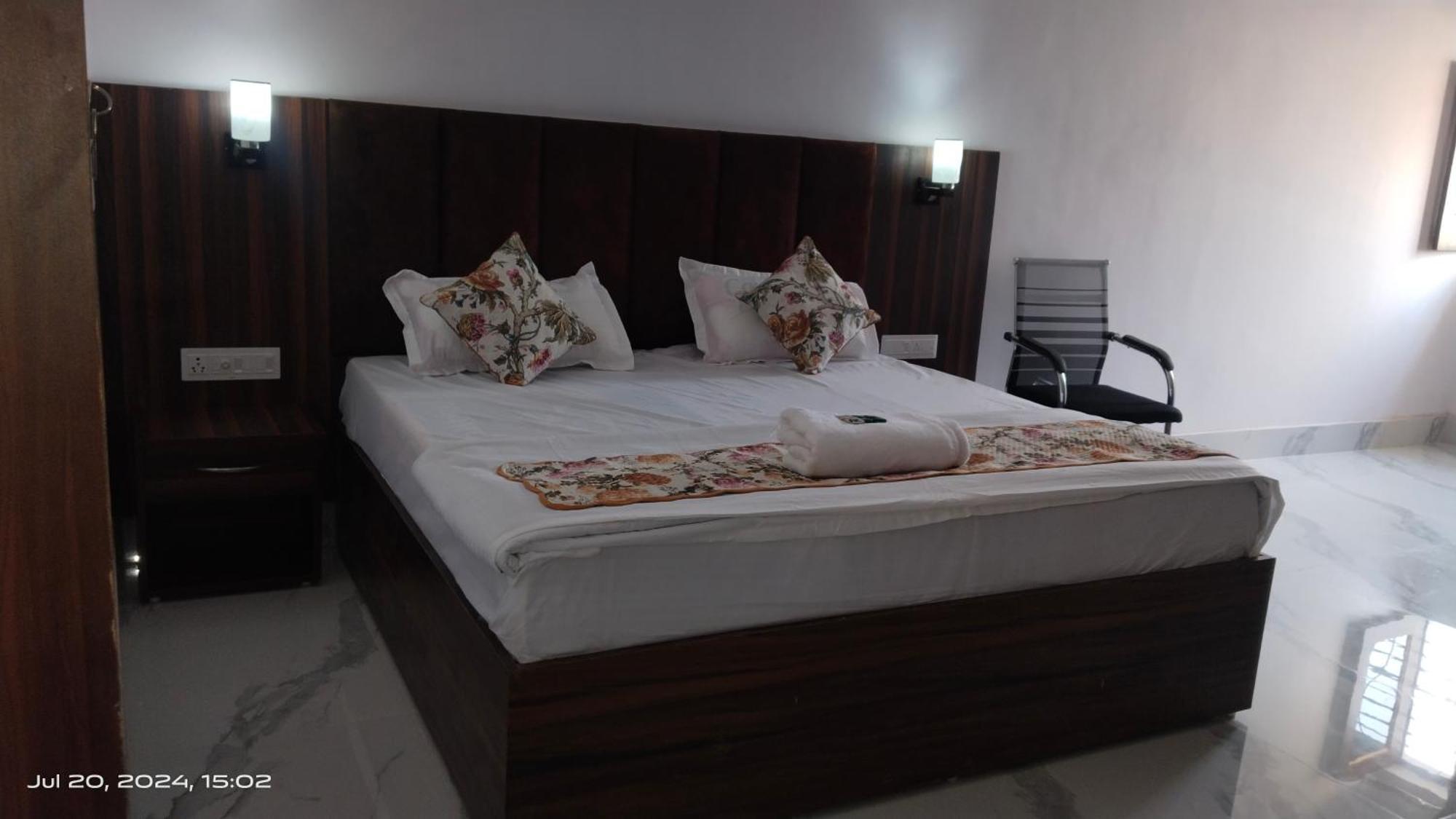 Atithi Inn Кхаджурахо Экстерьер фото